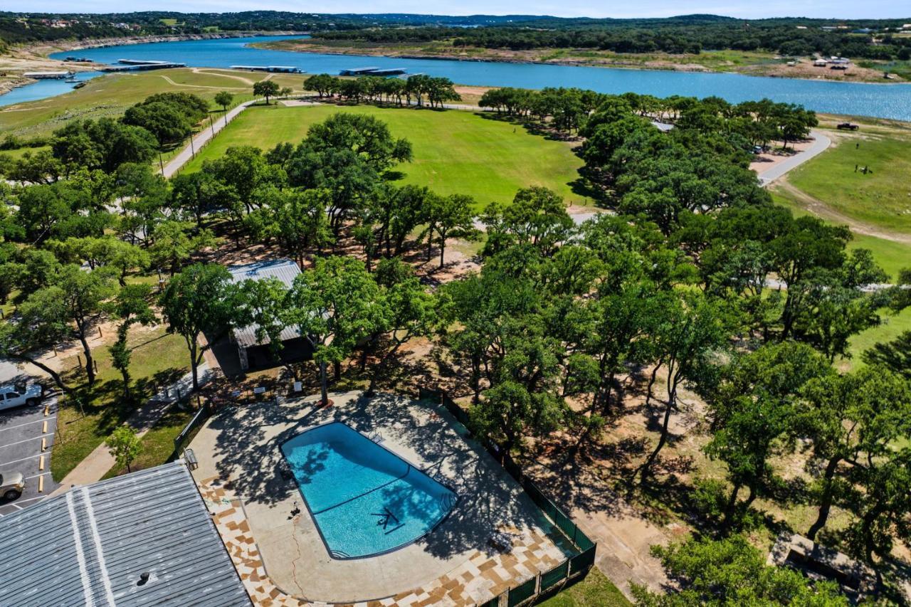 Lago Vista Home With Game Room And Outdoor Tub! Exterior photo