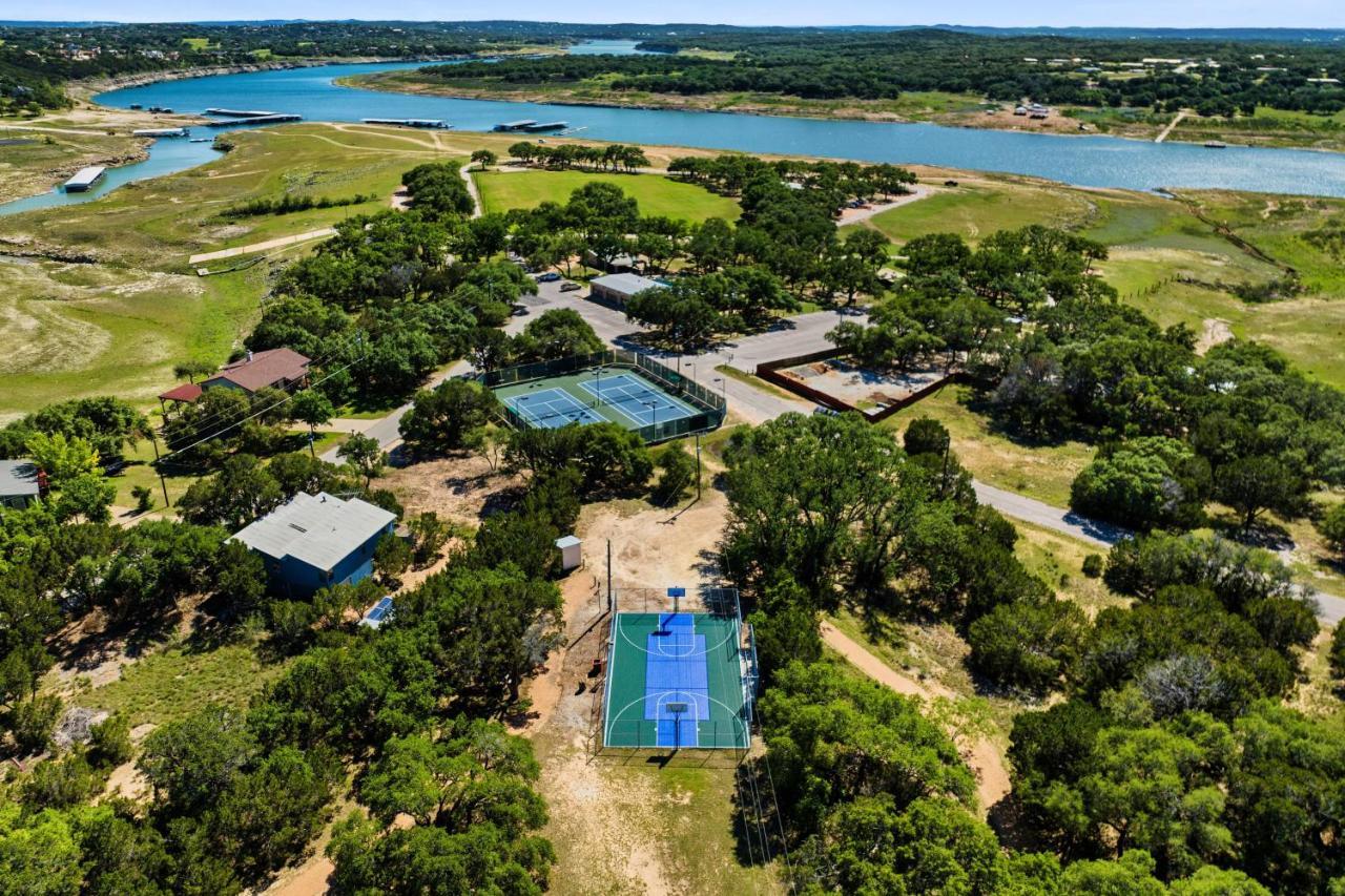 Lago Vista Home With Game Room And Outdoor Tub! Exterior photo